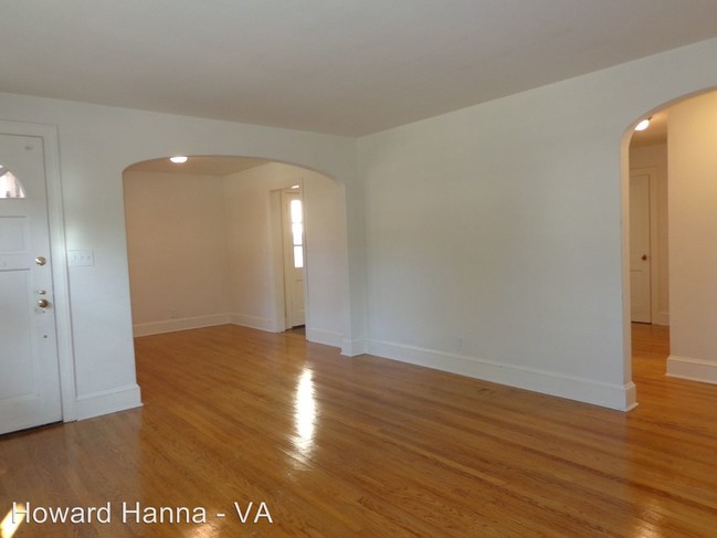 Foto del edificio - 4810 Colonial Ave