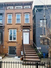 Building Photo - 734 Madison St