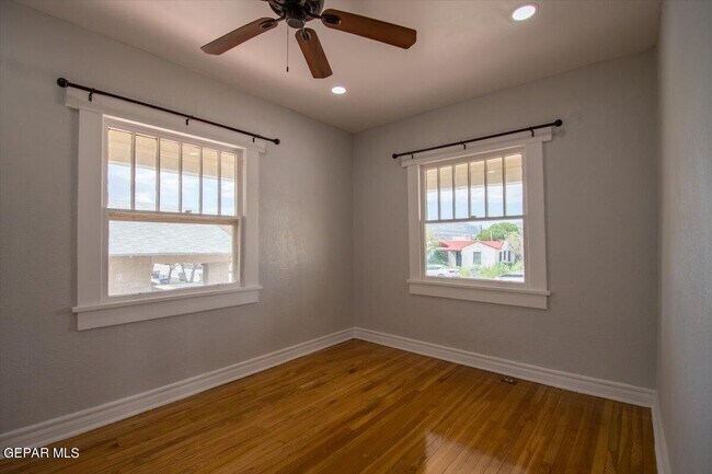 Foto del edificio - 2418 N Kansas St