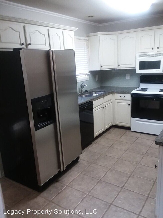 Foto del edificio - 4 br, 3.5 bath House - 825 Virginia Court