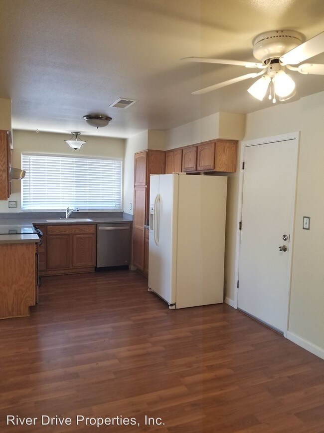 Building Photo - 3 br, 2 bath House - 1403 Villa Dr