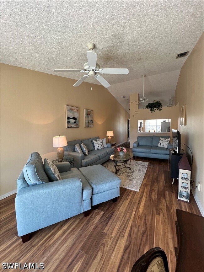 Foto del edificio - 185 Grand Oaks Way