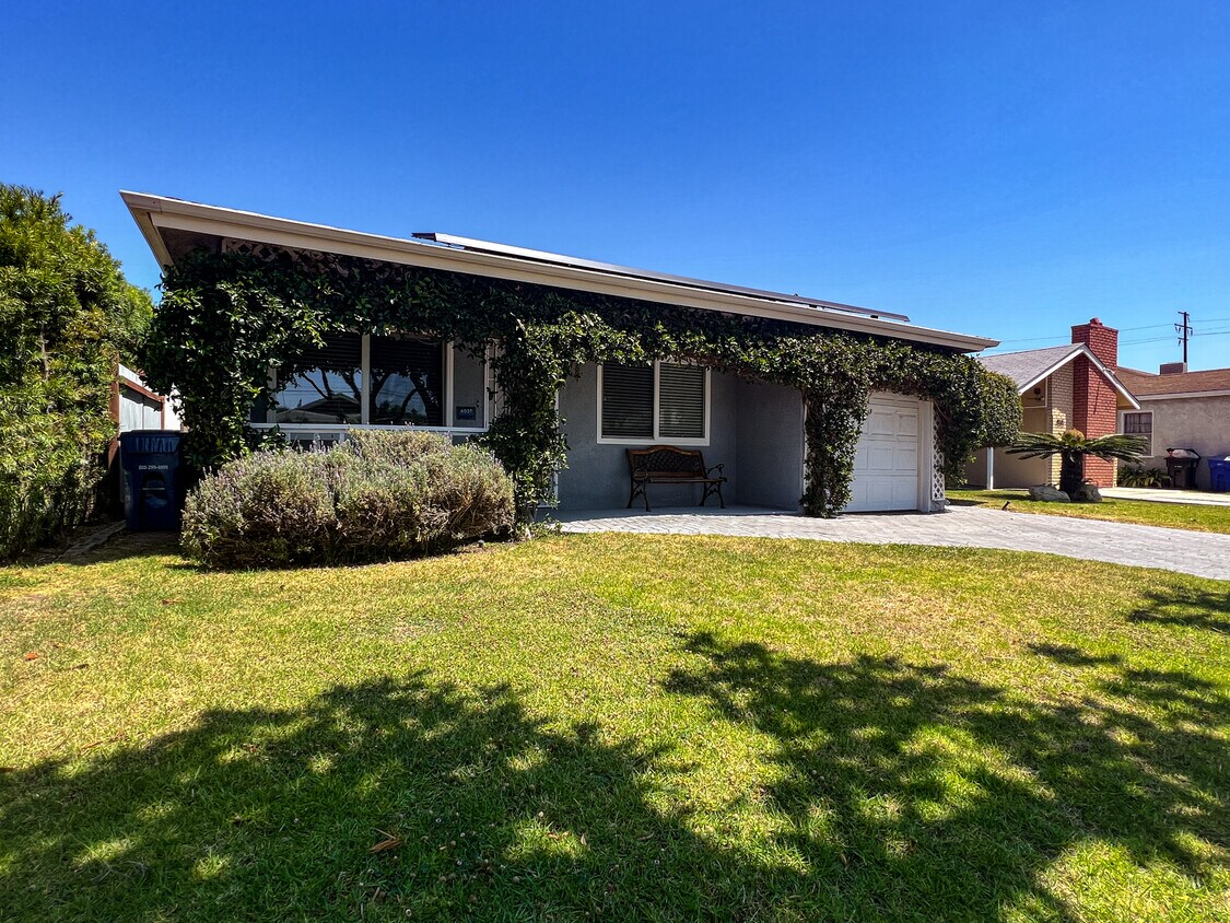 4037 W 159th St, Lawndale, CA 90260 Townhome Rentals in Lawndale CA