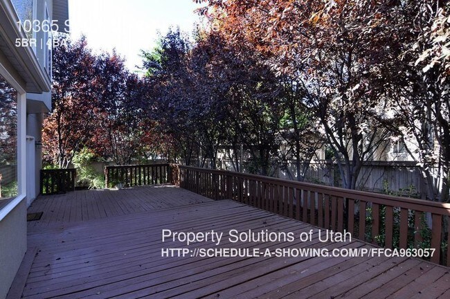Building Photo - 10365 S Sego Lily Dr