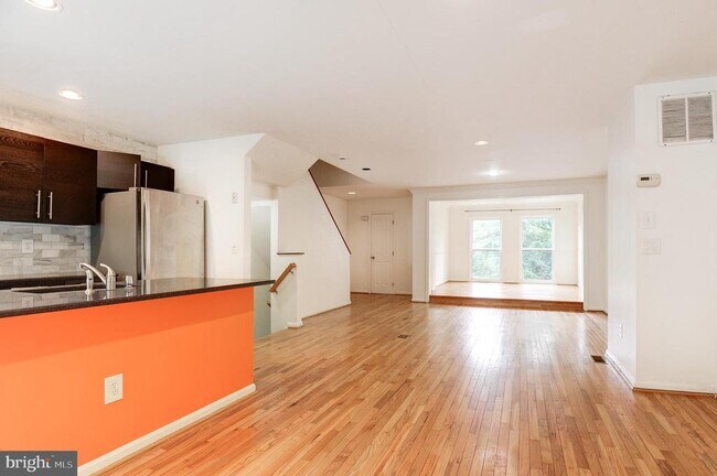 Foto del edificio - 12050 Edgemere Cir