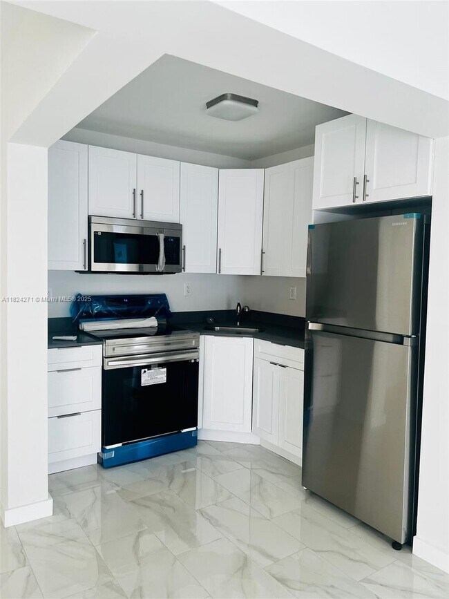 Foto del edificio - 228 SE 9th Ct