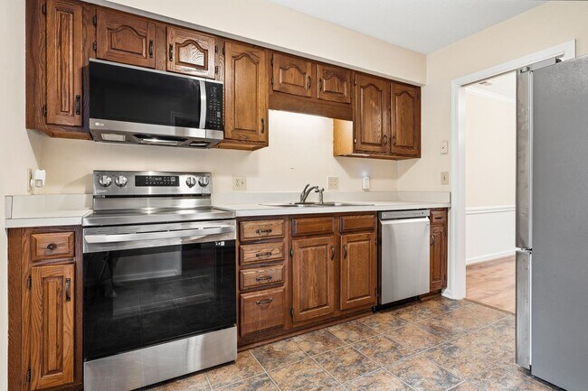 Foto del edificio - Charming 2 bed, 2.5 bath townhome with dec...