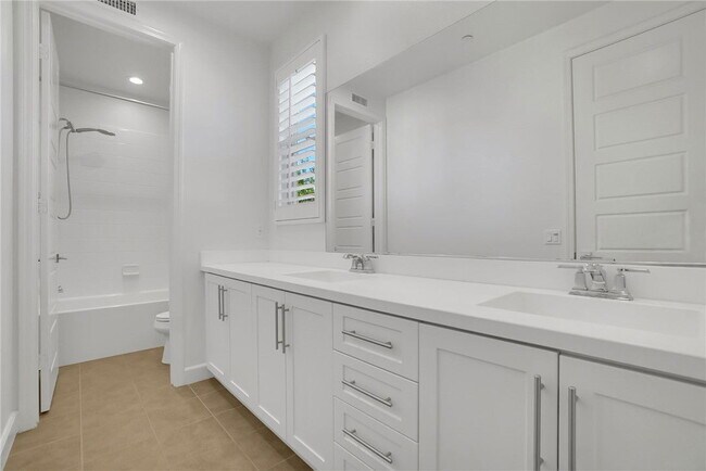 Foto del edificio - 30 Lilac