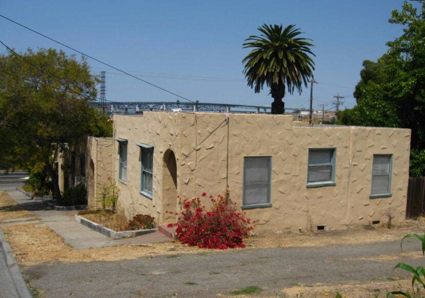 Primary Photo - 601 Miller Ave