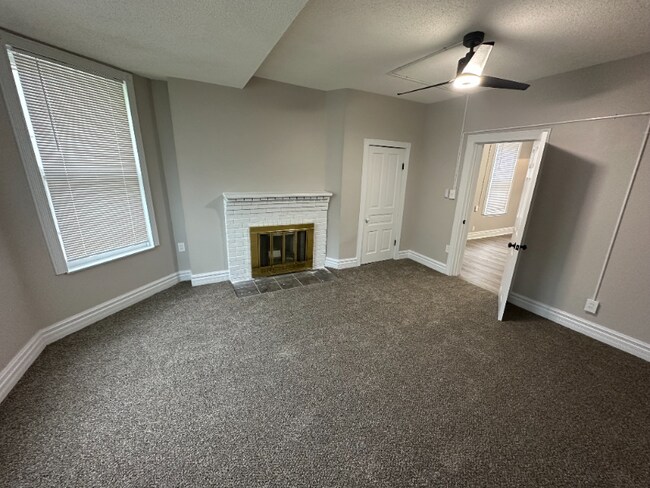 Building Photo - 2023 Greenup St