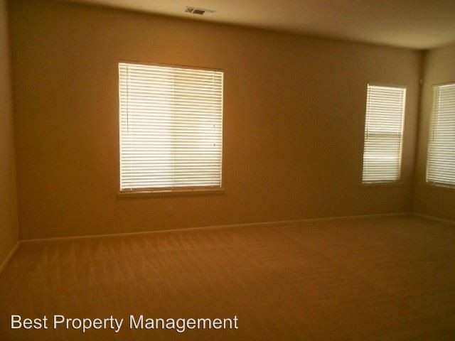 Building Photo - 4 br, 3 bath House - 266 W. Country Club Dr.
