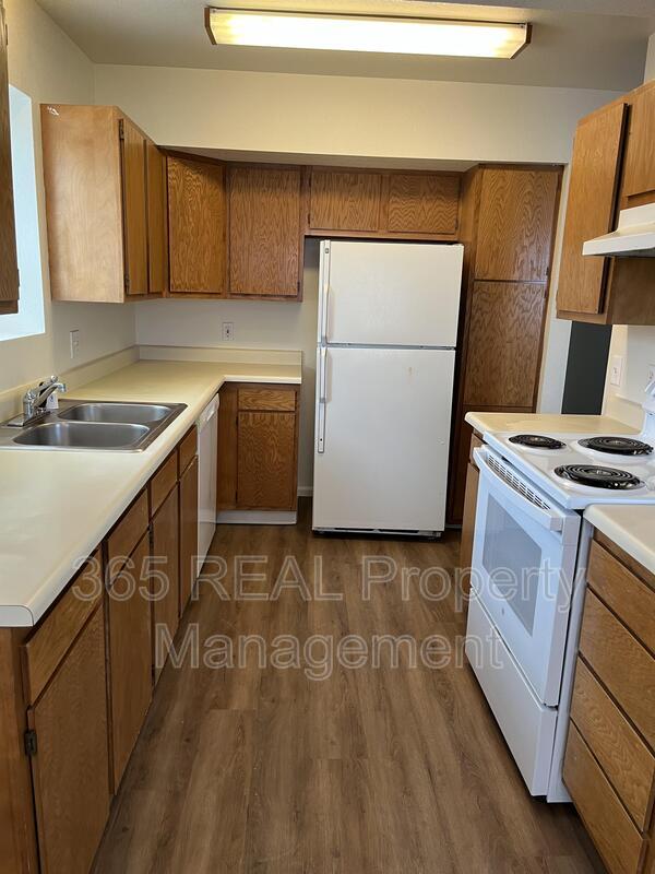 Foto del edificio - 3625 Centennial Cir