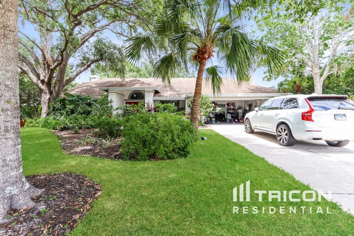 Primary Photo - 16147 Vanderbilt Dr