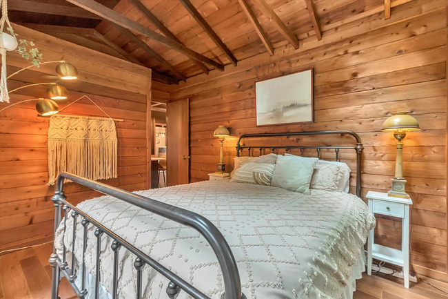 Building Photo - Picturesque, Pet Friendly, with Garage and...