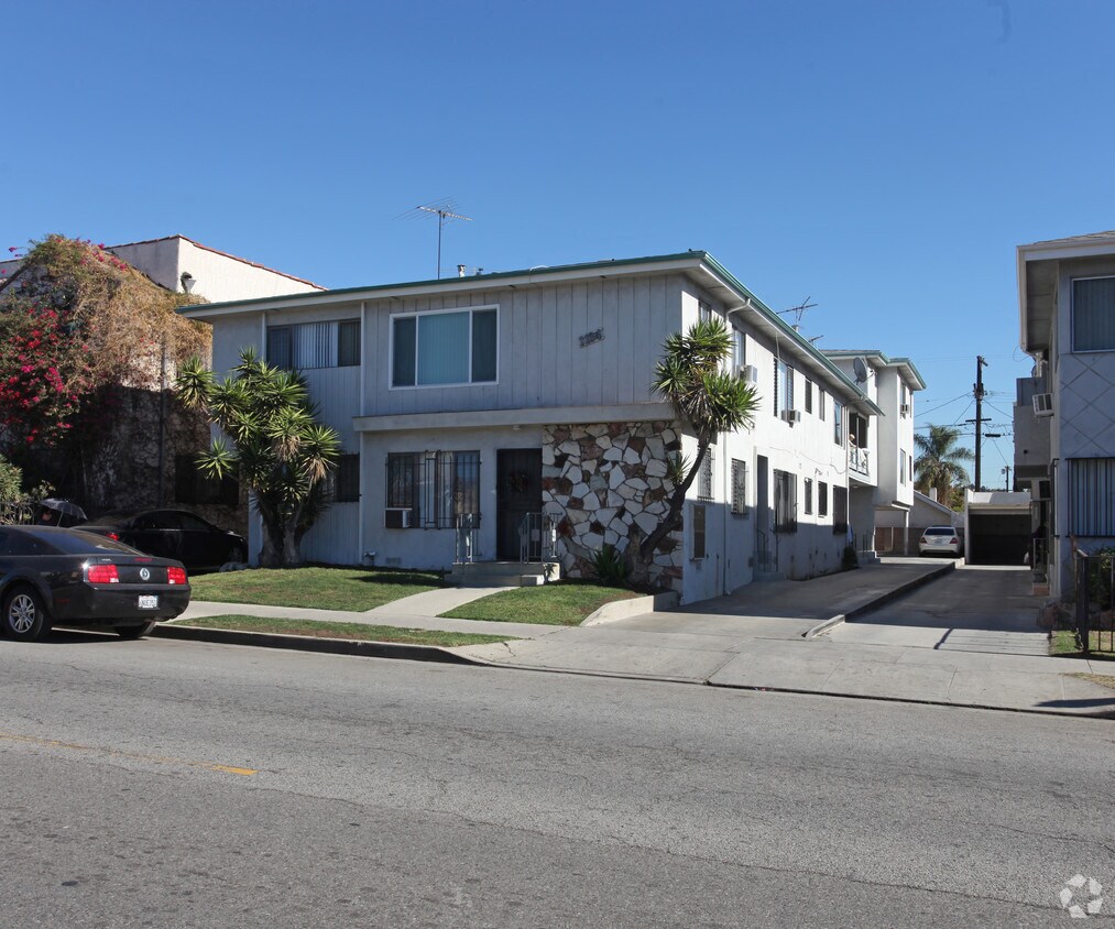 Primary Photo - 1134 N Edgemont St