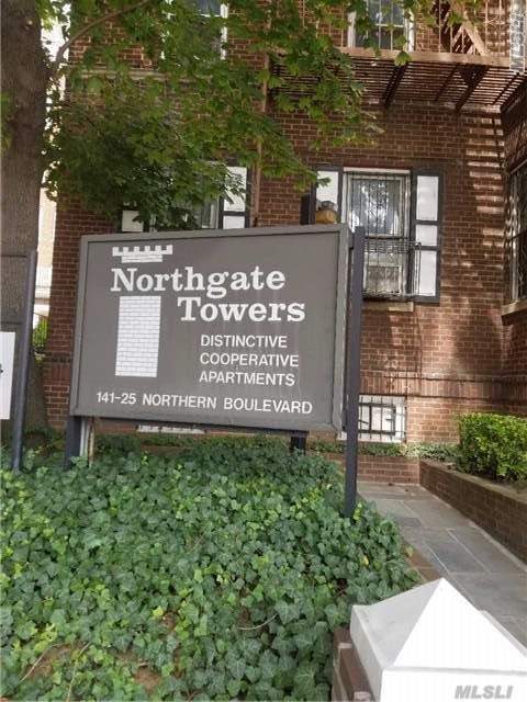 Foto del edificio - 141-25 Northern Blvd