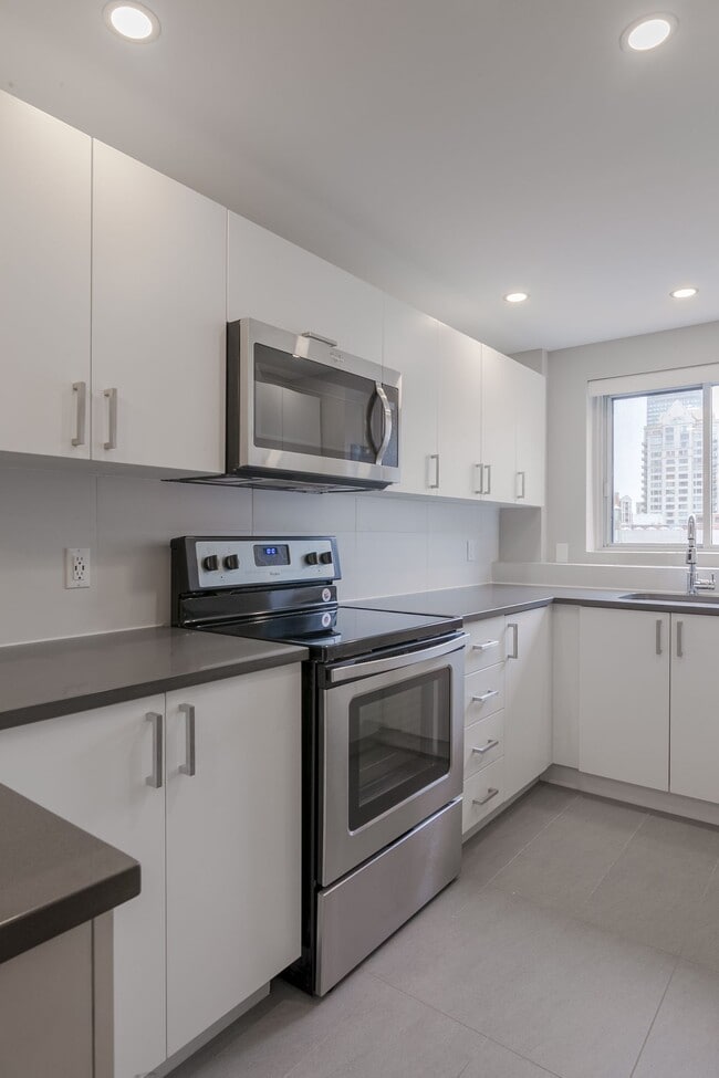 Building Photo - 3421 Rue Drummond