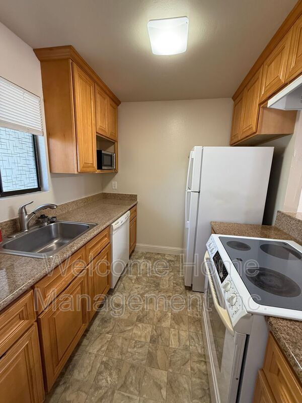 Building Photo - 1611 Alvarado Ave