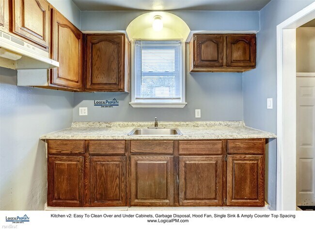 Foto del edificio - 4 br, 1 bath House - 19749 Kingsville St