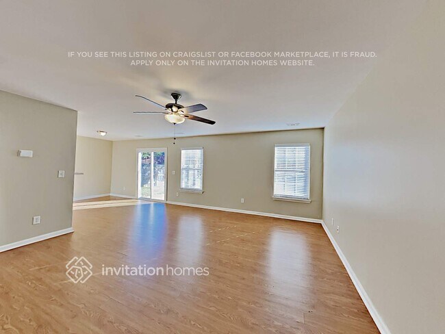 Foto del edificio - 2880 Mayfair Dr