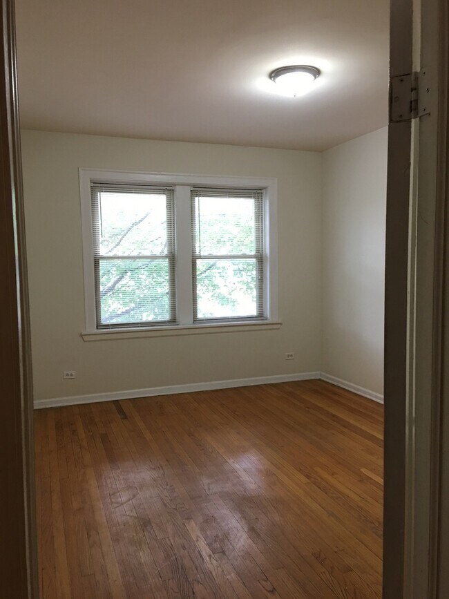 Foto del edificio - 3-Bed/1-Bath Condo Apartment  With Gorgeou...