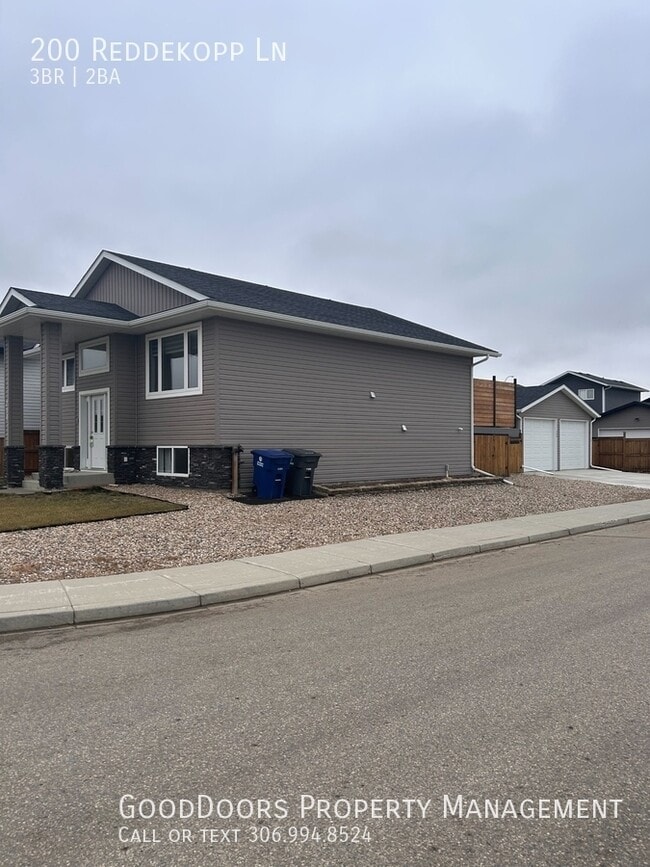 Building Photo - 200 Reddekopp Ln