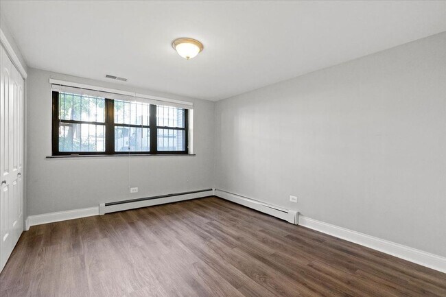 Foto del edificio - 541 W Oakdale Ave