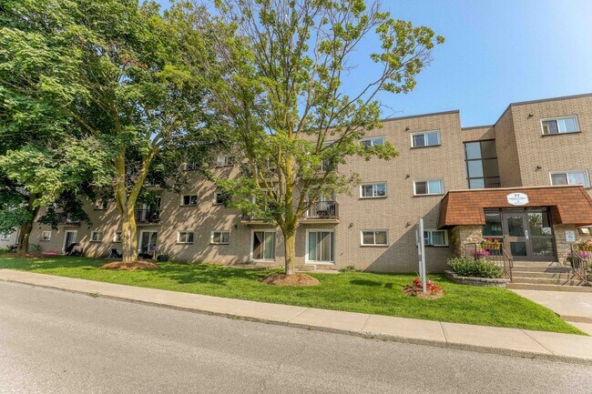 Building Photo - Thomas Apartments