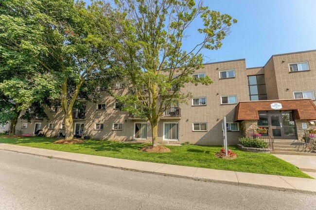 Photo du bâtiment - Thomas Apartments