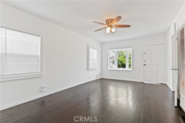 Building Photo - 5943 Gaviota Ave