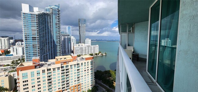 Building Photo - 1900 N Bayshore Dr