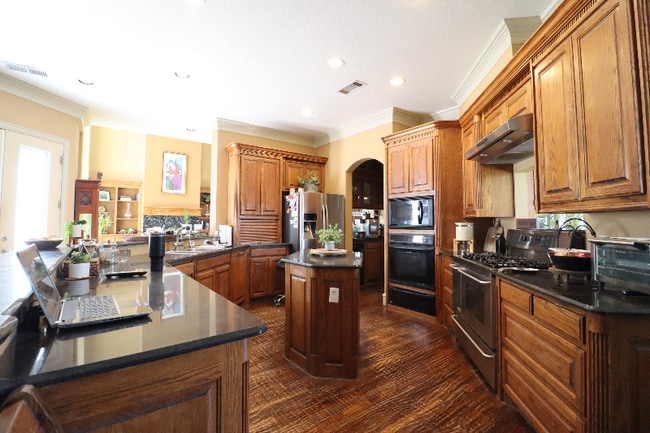 Building Photo - 3001 Pecan Dr
