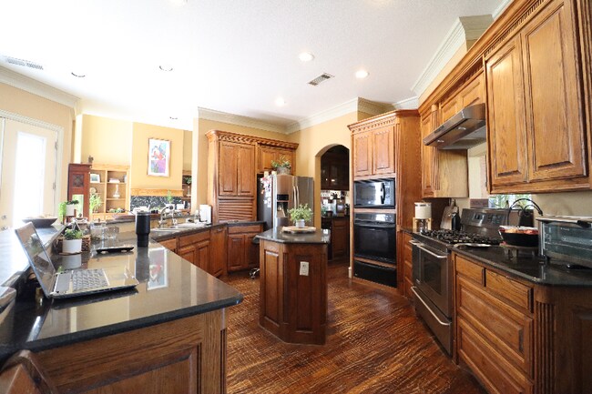 Foto del edificio - 3001 Pecan Dr