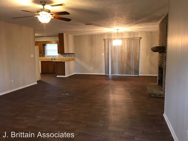 Building Photo - 3 br, 2 bath House - 657 Bailey Springs