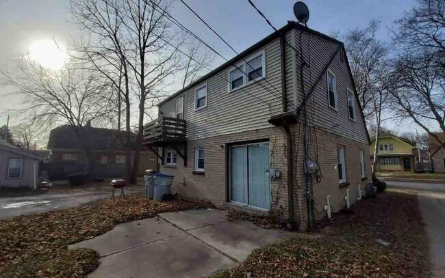 Building Photo - 3260-3260A N 49th St