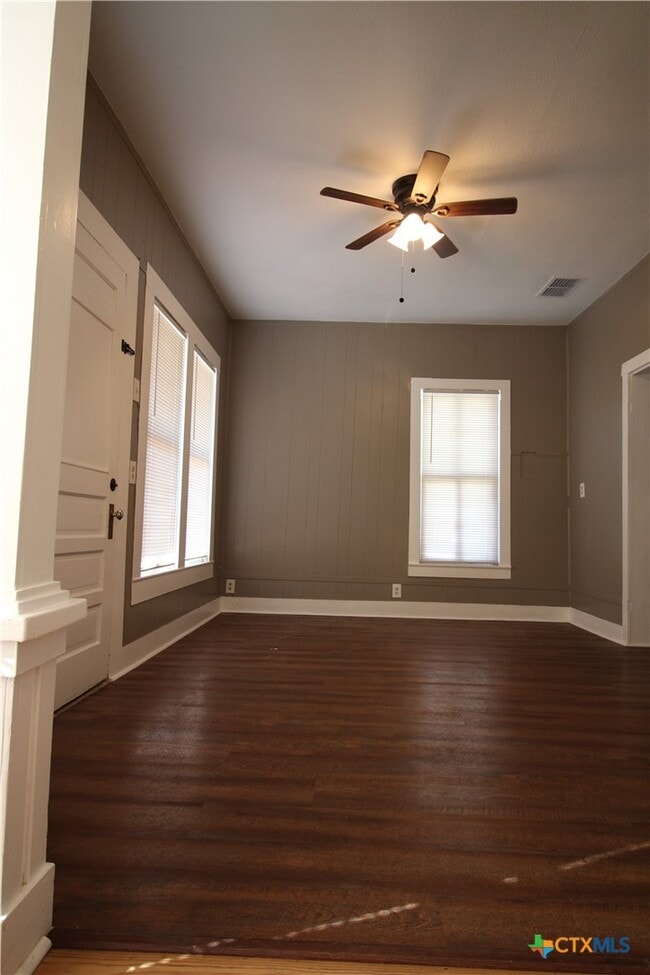 Foto del edificio - 516 E Mountain St