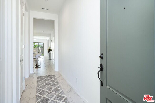 Building Photo - 112 Zinfandel