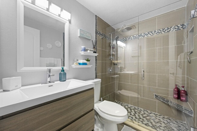 Building Photo - 8010 SW 152nd Ave