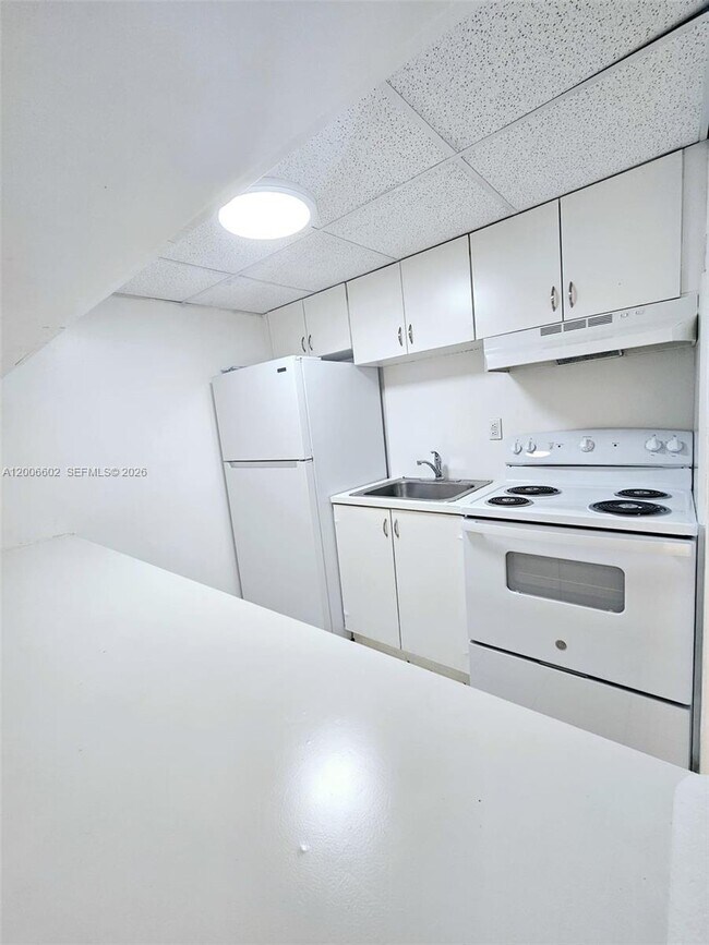 Foto del edificio - 251 NW 177th St