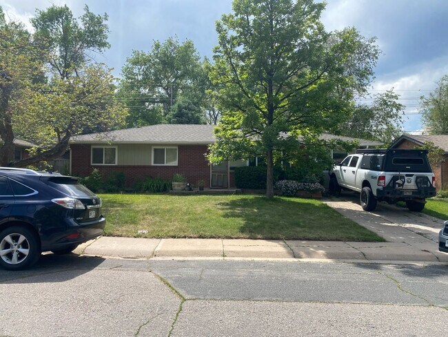 Foto del edificio - 3 Bed + Office 2 Bath Ranch Home with Larg...