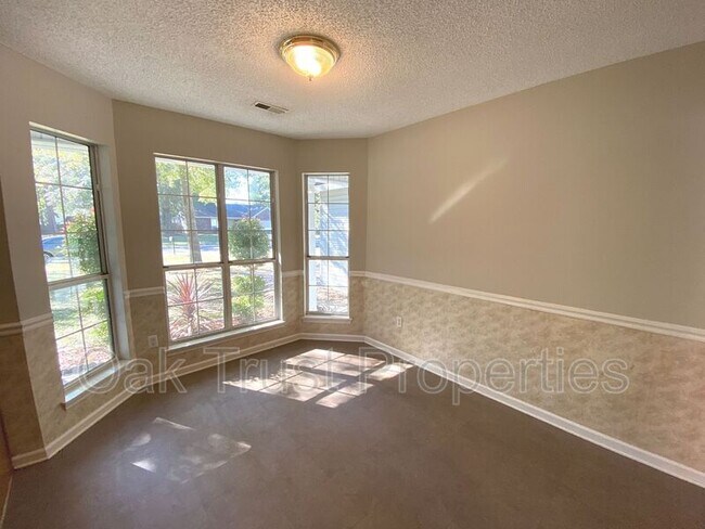 Building Photo - 8470 William Moultrie Dr