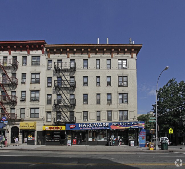Building Photo - 600 W 187th St