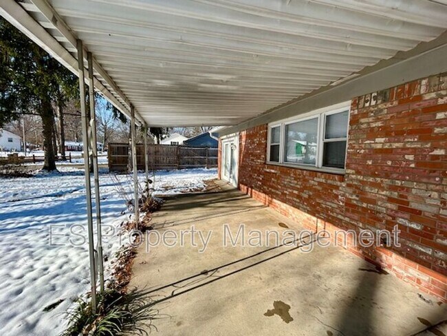 Foto del edificio - 6740 Doris Dr