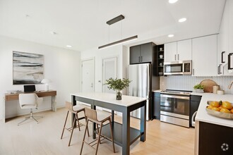 Building Photo - Venture on I