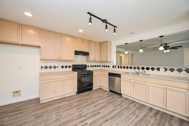 Foto del edificio - 15503 Western Skies Dr