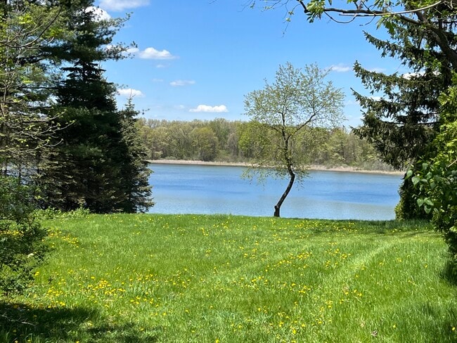 Building Photo - 1583 highland park dr