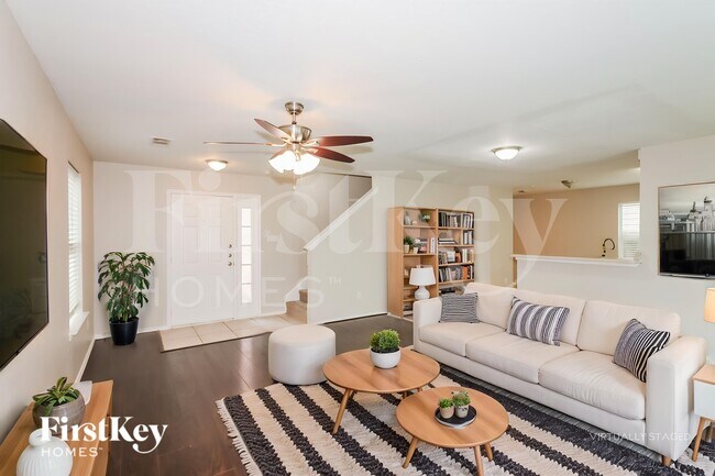 Foto del edificio - 7311 Rising Brook Dr