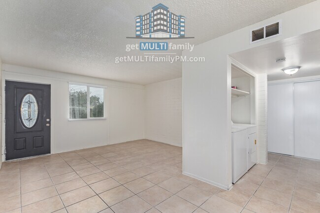 Foto del edificio - Free rent on your 1st month!! roomy two-be...