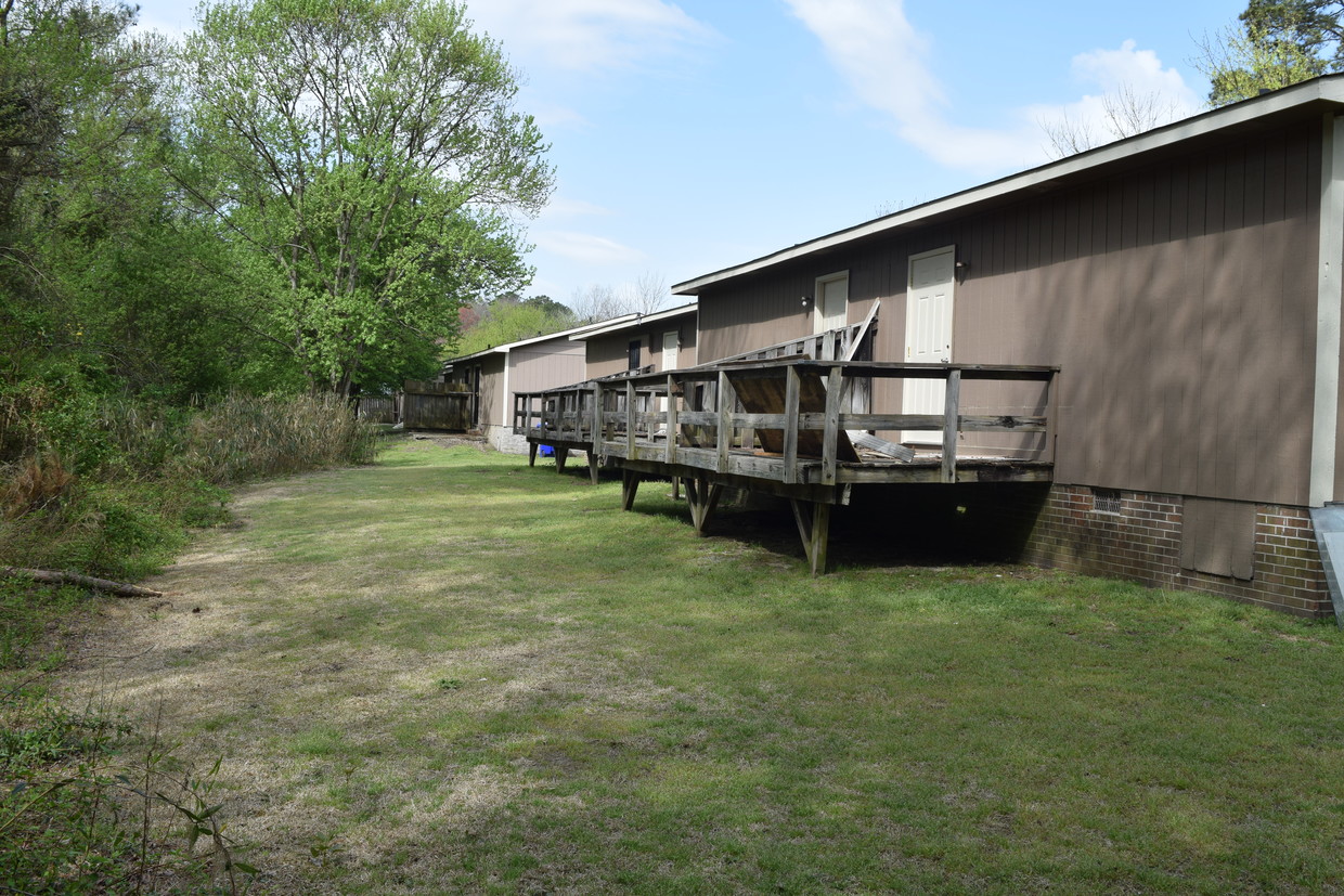 Rear of Quadraplex - Creeks Edge