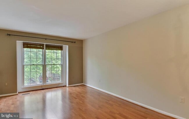 Building Photo - 46879 Trumpet Cir
